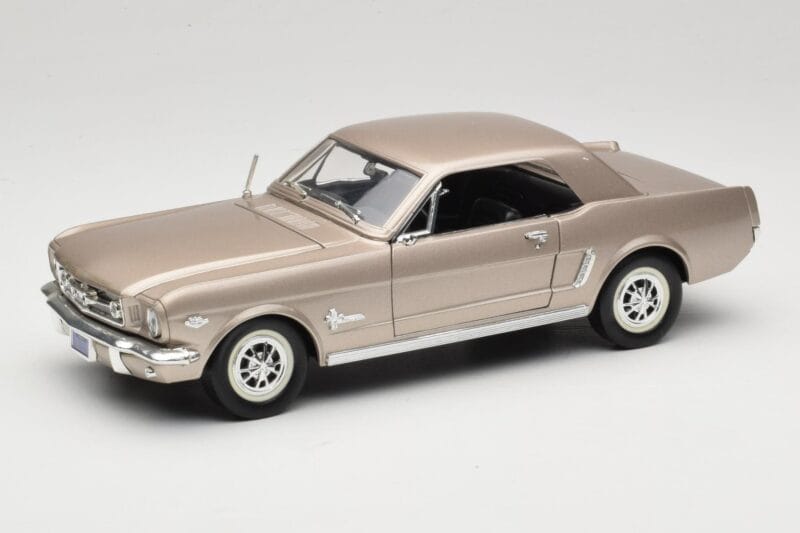 Ford Mustang 1964 1/2 Sidabrinis Mira 1:18 6127 Metalas
