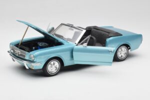 Ford Mustang Kabrioletas Arcadian Blue Revell 1:18 8832-F1 Metalas - nuotrauka 2 iš 8
