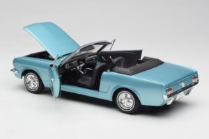 Ford Mustang Kabrioletas Arcadian Blue Revell 1:18 8832-F1 Metalas - nuotrauka 5 iš 8