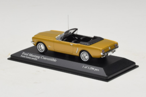Ford Mustang Kabrioletas Auksinis Minichamps 1:43 400082432 Metalas - nuotrauka 3 iš 4