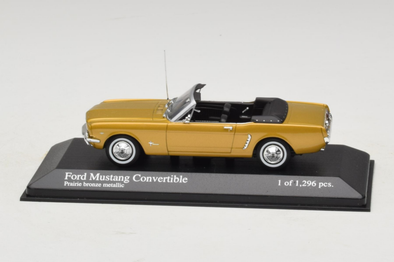 Ford Mustang Kabrioletas Auksinis Minichamps 1:43 400082432 Metalas