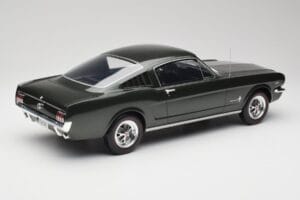 Ford Mustang Fastback Ivy Green Otto 1:12 G079 Derva - nuotrauka 2 iš 6