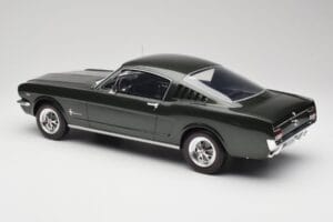 Ford Mustang Fastback Ivy Green Otto 1:12 G079 Derva - nuotrauka 5 iš 6