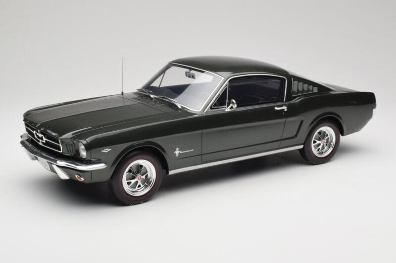 Ford Mustang Fastback Ivy Green Otto 1:12 G079 Derva