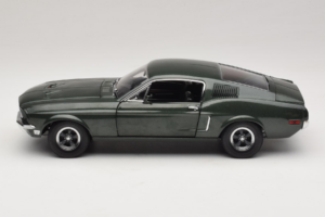Ford Mustang GT Bullitt su Steve McQueen Figūrėle Greenlight 1:18 12885 Metalas - nuotrauka 4 iš 8