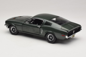 Ford Mustang GT Bullitt su Steve McQueen Figūrėle Greenlight 1:18 12885 Metalas - nuotrauka 7 iš 8