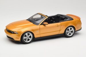 Ford Mustang GT S197 Kabrioletas Auksinis Maisto 1:18 31158 Metalas