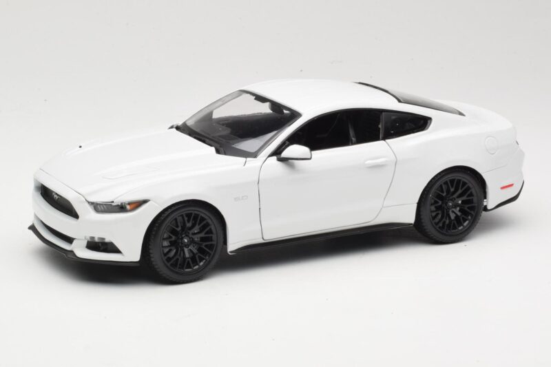 Ford Mustang GT S550 Baltas Maisto 1:18 31197 Metalas