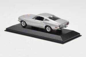 Ford Mustang GT Sidabrinis Minichamps 1:43 FORD001 Metalas - nuotrauka 3 iš 4