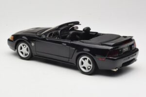 Ford Mustang GT SN95 Kabrioletas Juodas Maisto 1:18 50328 Metalas - nuotrauka 7 iš 8