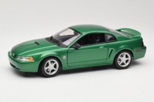 Ford Mustang GT SN95 Žalias Maisto 1:18 50326 Metalas