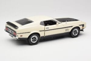 Ford Mustang Mach 1 Baltas Sun Star 1:18 3602 Metalas - nuotrauka 3 iš 8