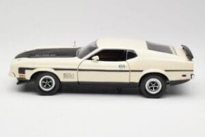 Ford Mustang Mach 1 Baltas Sun Star 1:18 3602 Metalas - nuotrauka 4 iš 8