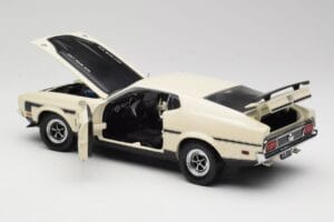 Ford Mustang Mach 1 Baltas Sun Star 1:18 3602 Metalas - nuotrauka 5 iš 8