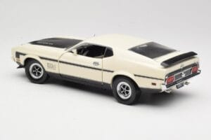 Ford Mustang Mach 1 Baltas Sun Star 1:18 3602 Metalas - nuotrauka 7 iš 8