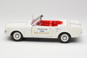 Ford Mustang Pace Car Wimbledon White Solido 1:18 81578 Metalas - nuotrauka 4 iš 8