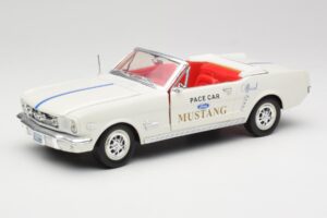 Ford Mustang Pace Car Wimbledon White Solido 1:18 81578 Metalas