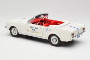 Ford Mustang Pace Car Wimbledon White Solido 1:18 81578 Metalas - nuotrauka 7 iš 8