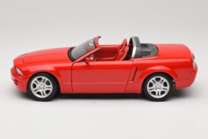 Ford Mustang S197 GT Kabrioletas Raudonas Beanstalk Group 1:18 FOR10016R Metalas - nuotrauka 4 iš 8