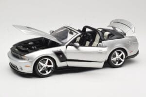 Ford Mustang S197 Roush 427R Kabrioletas Sidabrinis Maisto 1:18 31669 Metalas - nuotrauka 2 iš 8