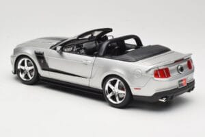 Ford Mustang S197 Roush 427R Kabrioletas Sidabrinis Maisto 1:18 31669 Metalas - nuotrauka 7 iš 8