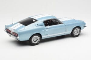 Ford Mustang Shelby GT500 Šviesiai Mėlynas Metalinis Su Baltomis Juostomis AUTOart 1:18 72907 Metalas - nuotrauka 3 iš 8