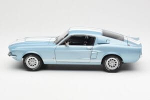 Ford Mustang Shelby GT500 Šviesiai Mėlynas Metalinis Su Baltomis Juostomis AUTOart 1:18 72907 Metalas - nuotrauka 4 iš 8