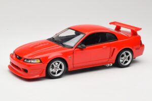 Ford Mustang SVT Cobra R SN95 Raudonas Maisto 1:18 531872 Metalas