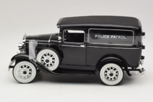 Ford Panel Car Police Patrol Signature Models 1:18 18143 Metalas - nuotrauka 3 iš 6