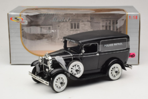 Ford Panel Car Police Patrol Signature Models 1:18 18143 Metalas - nuotrauka 6 iš 6