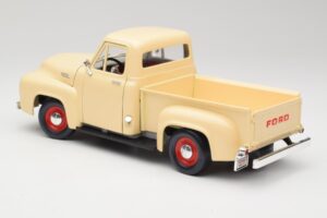 Ford Pickup Colonial Baltas Road Legends 1:18 92148 Metalas - nuotrauka 7 iš 8