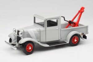 Ford Pick-Up Wrecker Pilkas Road Signature 1:18 92257 Metalas
