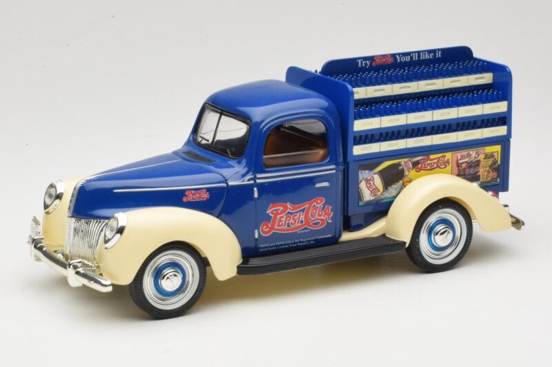 Ford Pepsi-Cola Replica Golden Wheel 1:18 PF351 Metalas