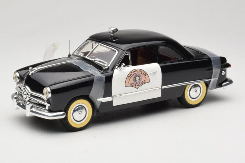 Ford Sedan Washington State Police Solido 1:18 8158 Metalas