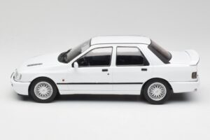 Ford Sierra RS Cosworth 4x4 Baltas MCG 1:18 MCG18353 Metalas - nuotrauka 3 iš 6