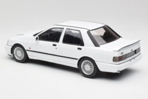 Ford Sierra RS Cosworth 4x4 Baltas MCG 1:18 MCG18353 Metalas - nuotrauka 5 iš 6