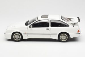Ford Sierra RS Cosworth Baltas AUTOart 1:18 72862 Metalas - nuotrauka 4 iš 8