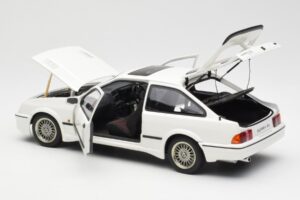Ford Sierra RS Cosworth Baltas AUTOart 1:18 72862 Metalas - nuotrauka 5 iš 8
