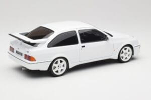 Ford Sierra RS Cosworth Baltas IXO 1:18 18CMC121 Metalas - nuotrauka 2 iš 6