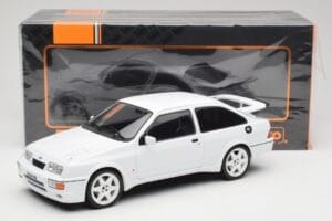 Ford Sierra RS Cosworth Baltas IXO 1:18 18CMC121 Metalas - nuotrauka 6 iš 6