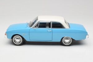 Ford Taunus 12M P1 Taunus Blue Revell 1:18 08880 Metalas - nuotrauka 4 iš 8
