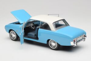Ford Taunus 12M P1 Taunus Blue Revell 1:18 08880 Metalas - nuotrauka 5 iš 8