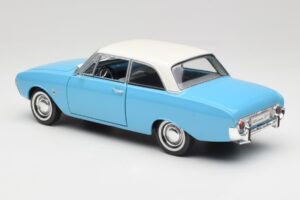 Ford Taunus 12M P1 Taunus Blue Revell 1:18 08880 Metalas - nuotrauka 7 iš 8