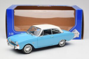 Ford Taunus 12M P1 Taunus Blue Revell 1:18 08880 Metalas - nuotrauka 8 iš 8