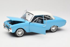 Ford Taunus 17M P2 Mėlynas Revell 1:18 08817 Metalas - nuotrauka 2 iš 8