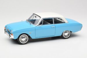 Ford Taunus 17M P2 Mėlynas Revell 1:18 08817 Metalas