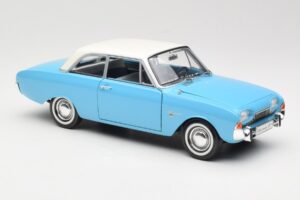 Ford Taunus 17M P2 Mėlynas Revell 1:18 08817 Metalas - nuotrauka 6 iš 8