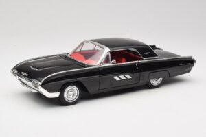 Ford Thunderbird Juodas Anson 1:18 30344 Metalas