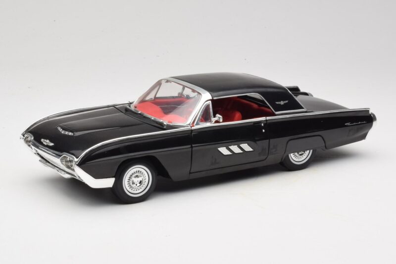 Ford Thunderbird Juodas Anson 1:18 30344 Metalas