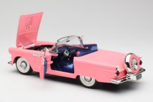 Ford Thunderbird Rožinis Revell 1:18 8804 Metalas - nuotrauka 5 iš 8